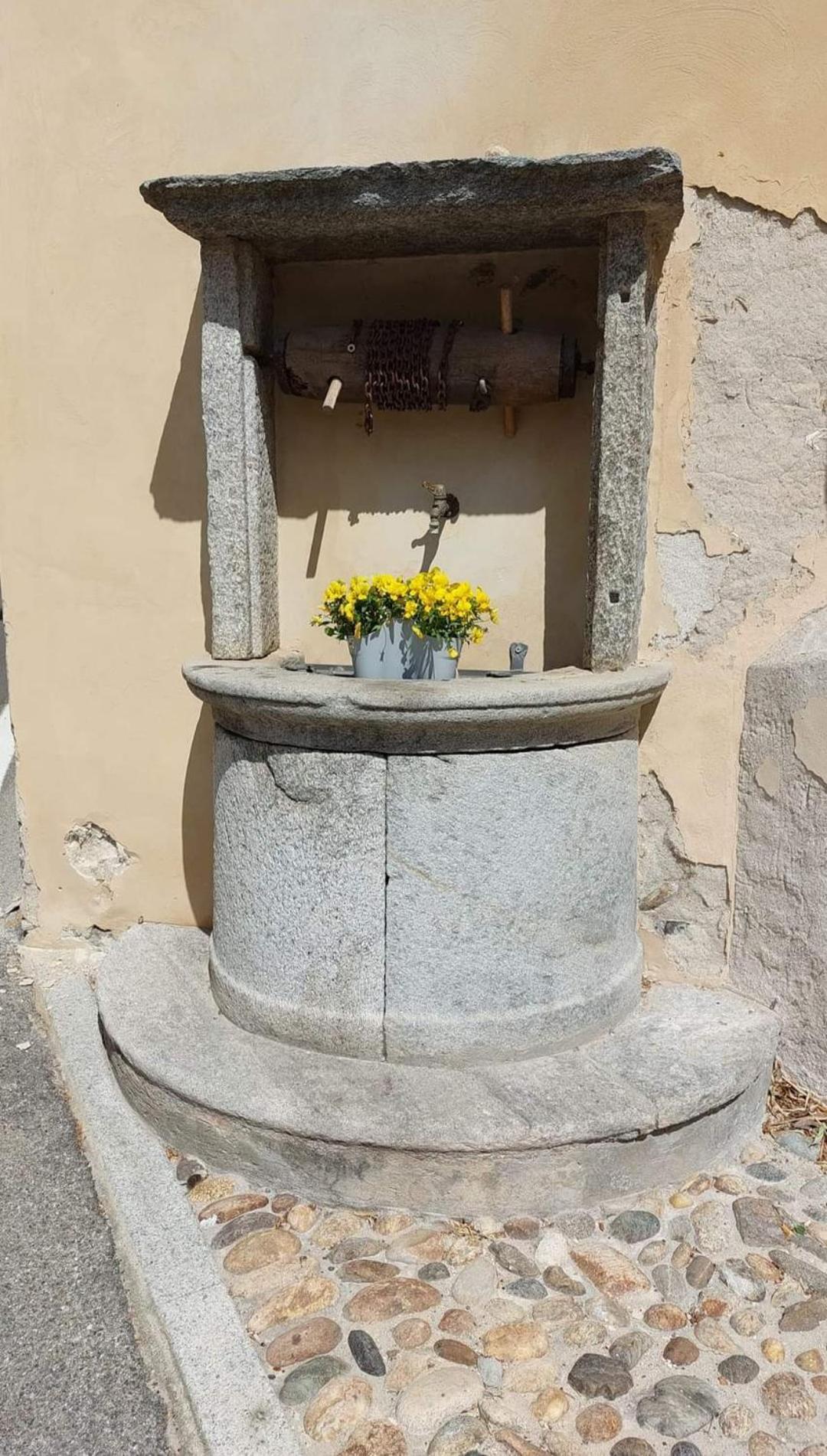Casa Valletta Mezzomerico Luaran gambar